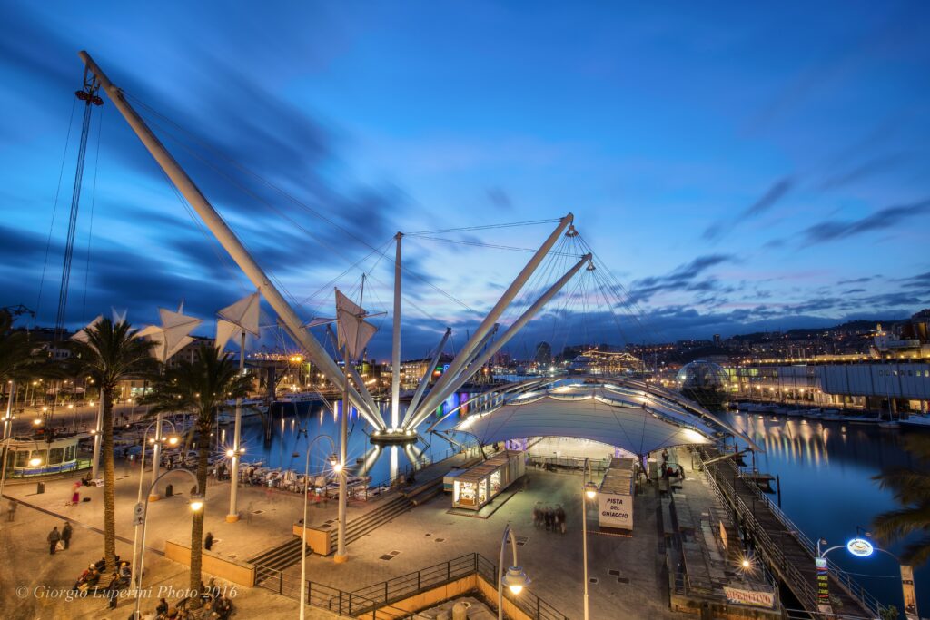 Don´t miss to visit the Old Port Porto Antico in Genoa