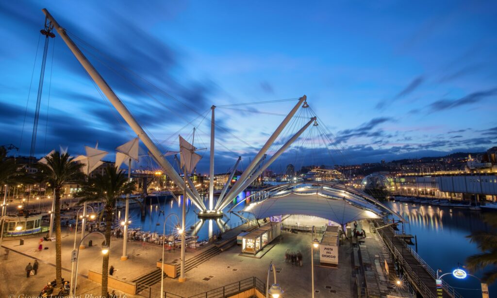 Don´t miss to visit the Old Port Porto Antico in Genoa