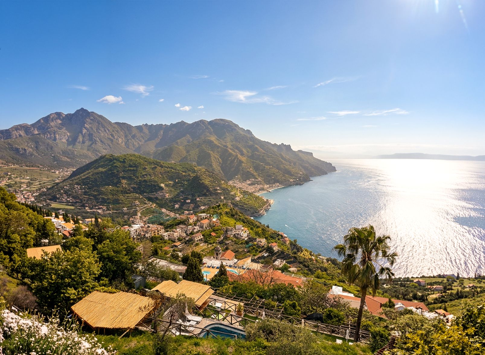 Panoramablick von der Insel Capri auf den Golf von Neapel